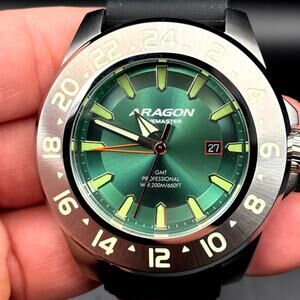 Aragon Divemaster A059 Men's GMT 200M Dive Watch Green Sunburst Dial  NIB